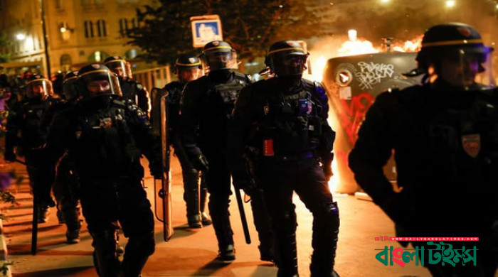 France deploys 45,000 police to quell 'unacceptable' riots
